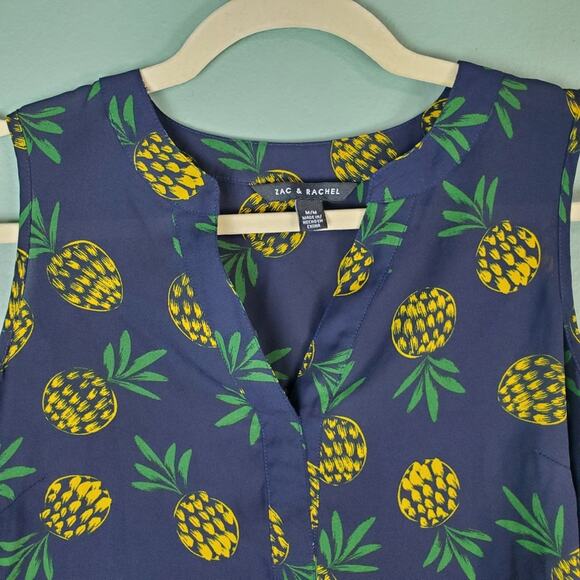 Zac & Rachel Navy Pineapple Sleeveless Blouse Size Medium - Picture 6 of 6